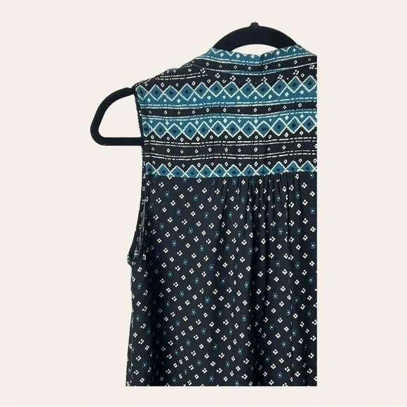 0010. ANTHROPOLOGIE AKEMI + KIN SLEEVELESS TOP BUTTON UP HIGH LOW SIZE SMALL‎ - Picture 10 of 11